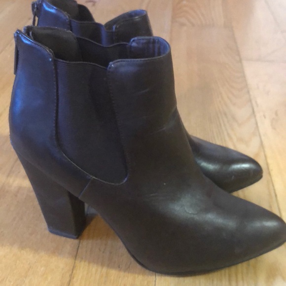 Brown leather booties - Picture 2 of 2